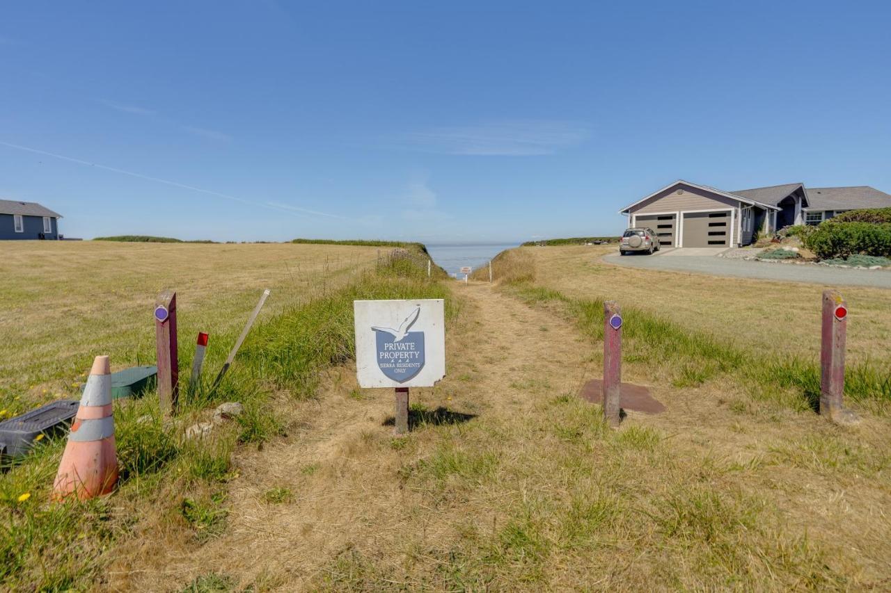 Stunning Home In Coupeville With Deck And Beach Access Экстерьер фото