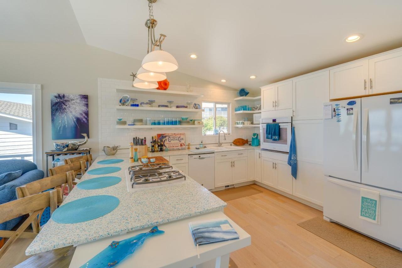 Stunning Home In Coupeville With Deck And Beach Access Экстерьер фото