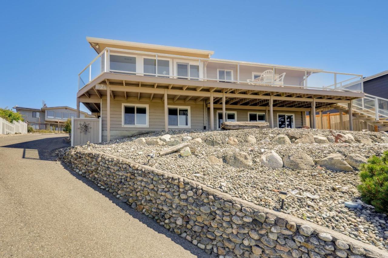 Stunning Home In Coupeville With Deck And Beach Access Экстерьер фото