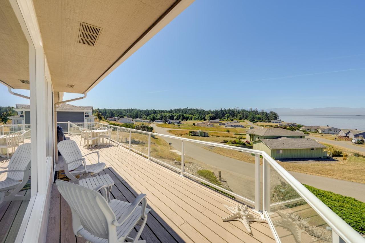 Stunning Home In Coupeville With Deck And Beach Access Экстерьер фото