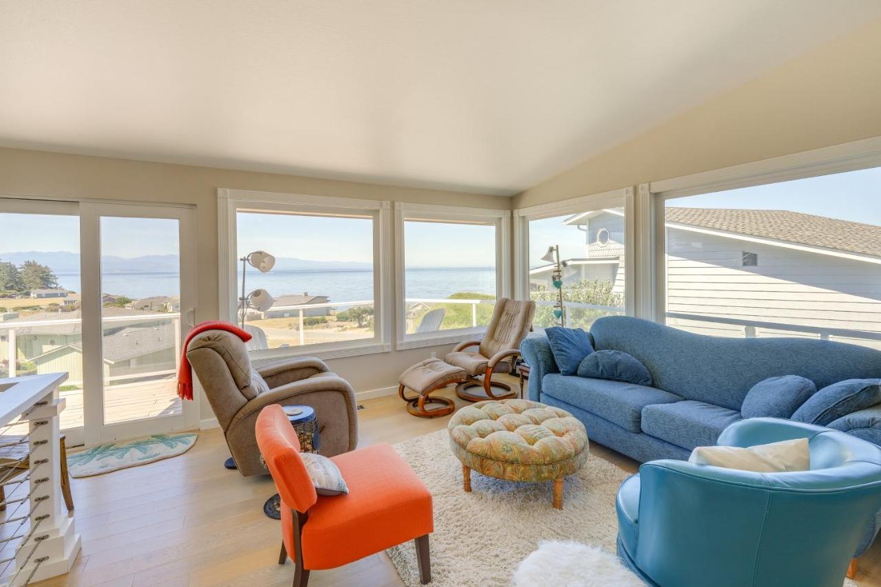 Stunning Home In Coupeville With Deck And Beach Access Экстерьер фото